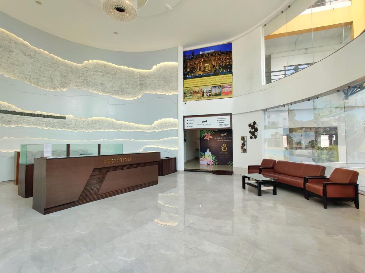 Golden Chariot Hotel 다만 외부 사진