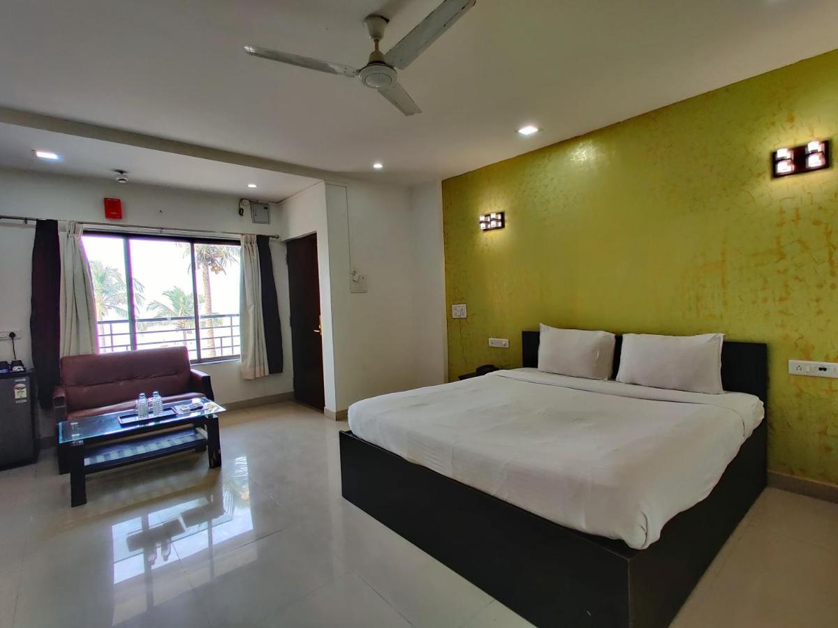 Golden Chariot Hotel 다만 외부 사진