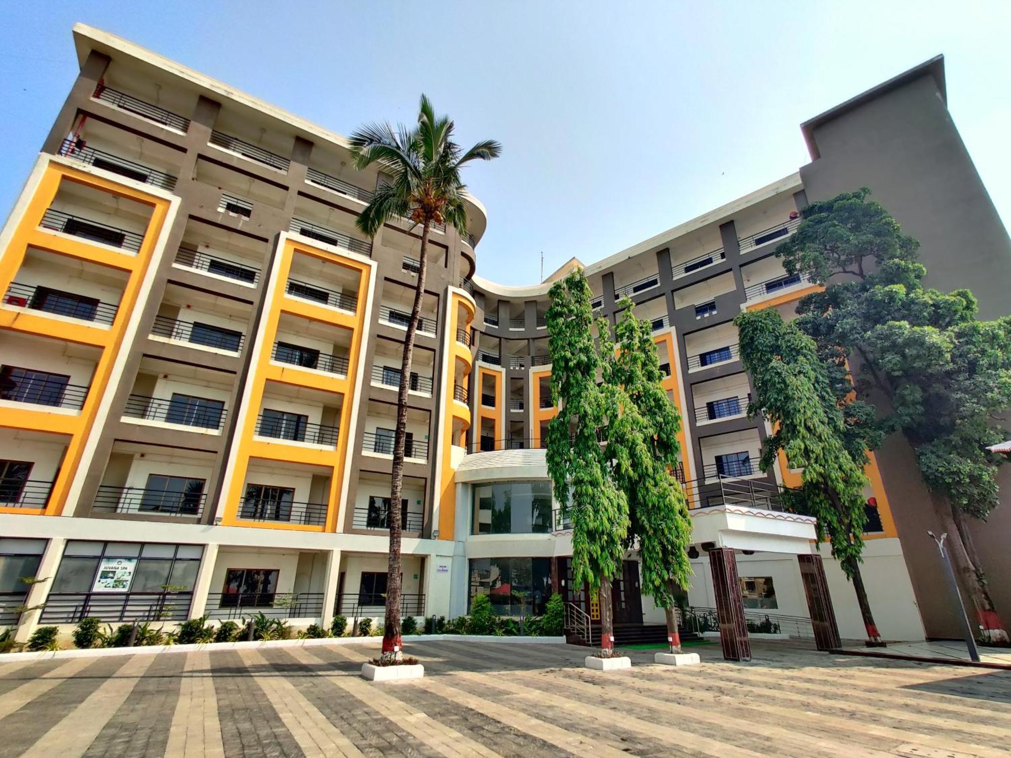 Golden Chariot Hotel 다만 외부 사진