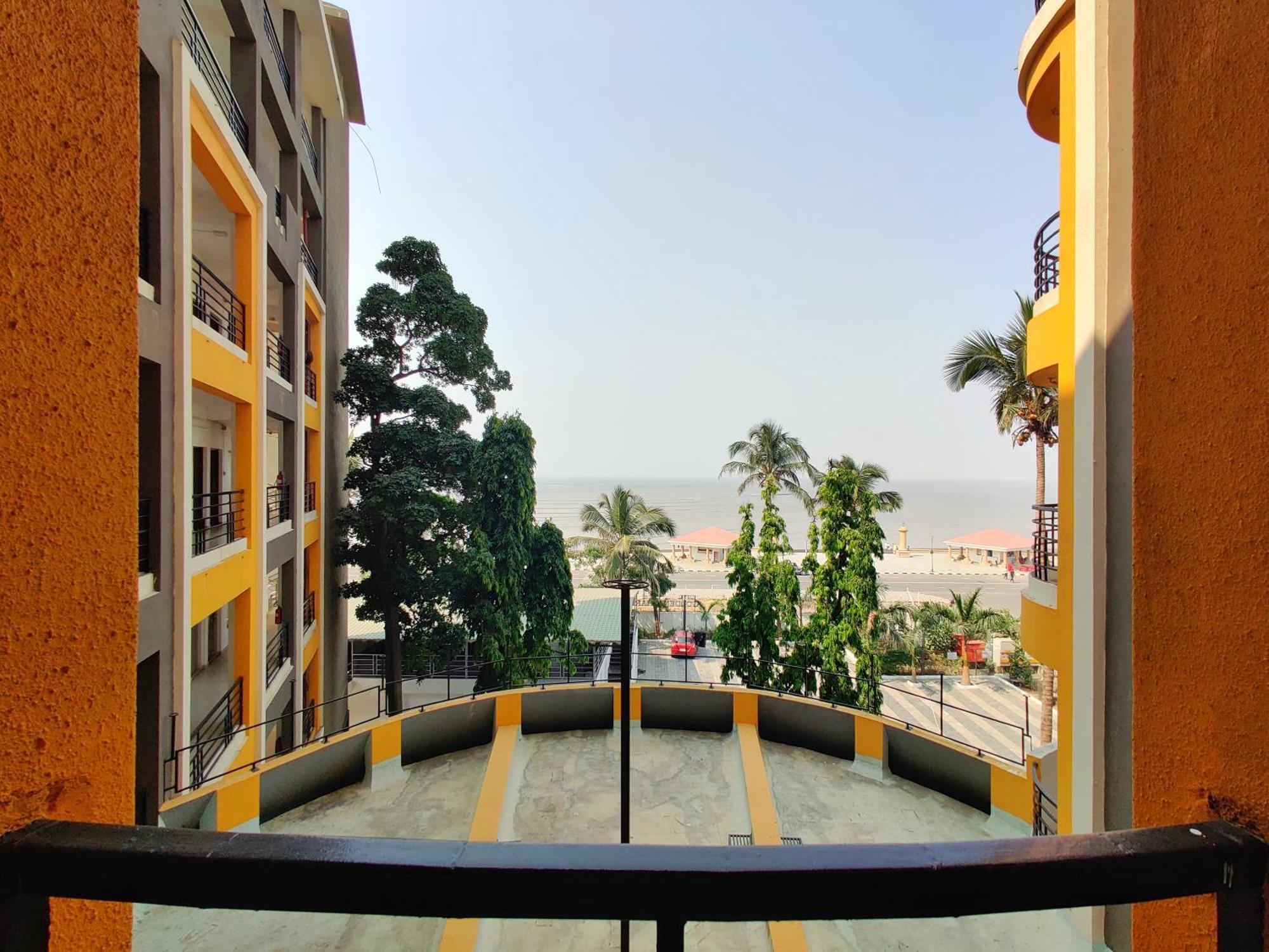 Golden Chariot Hotel 다만 외부 사진